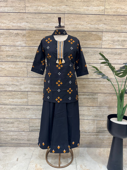 Short Length Cotton Suit With Skirt CS0339