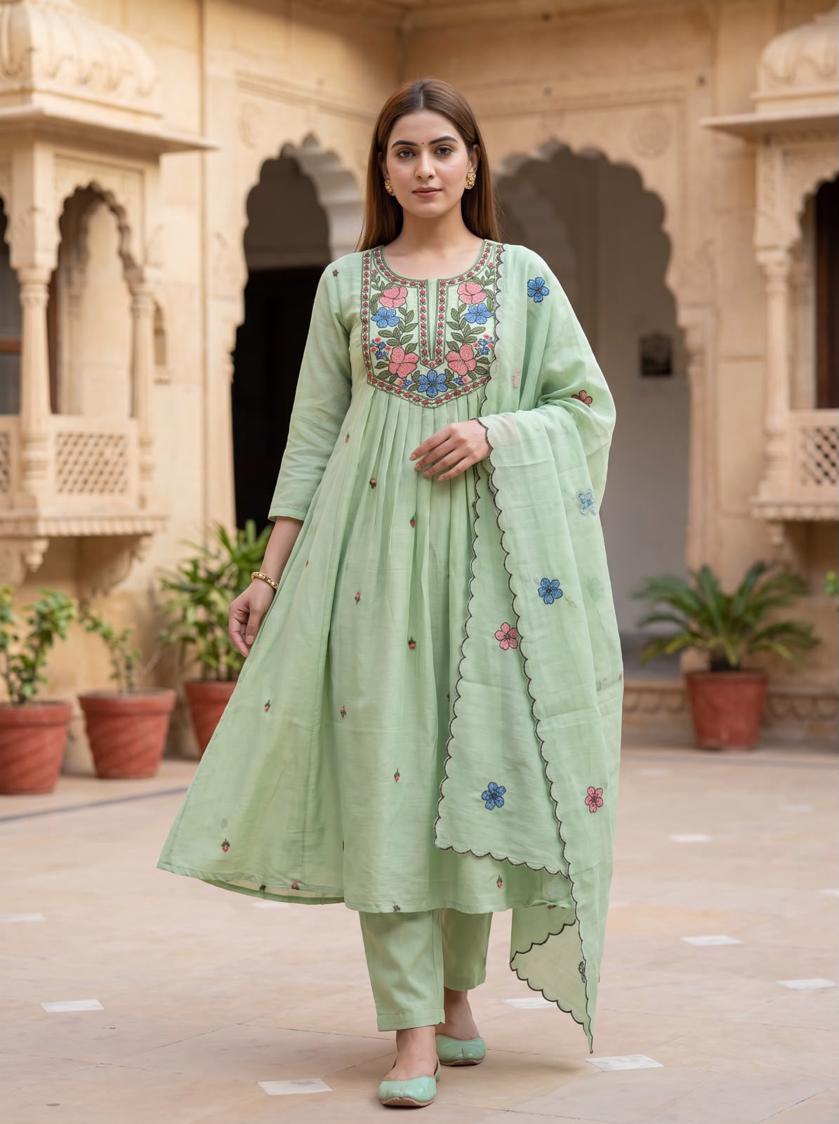 Mul chanderi dupatta set with all over embroidery