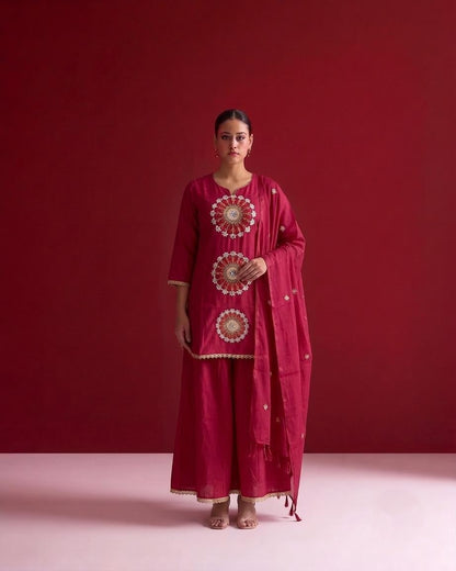 Short length Dupatta set with plazoo in muslin fabric